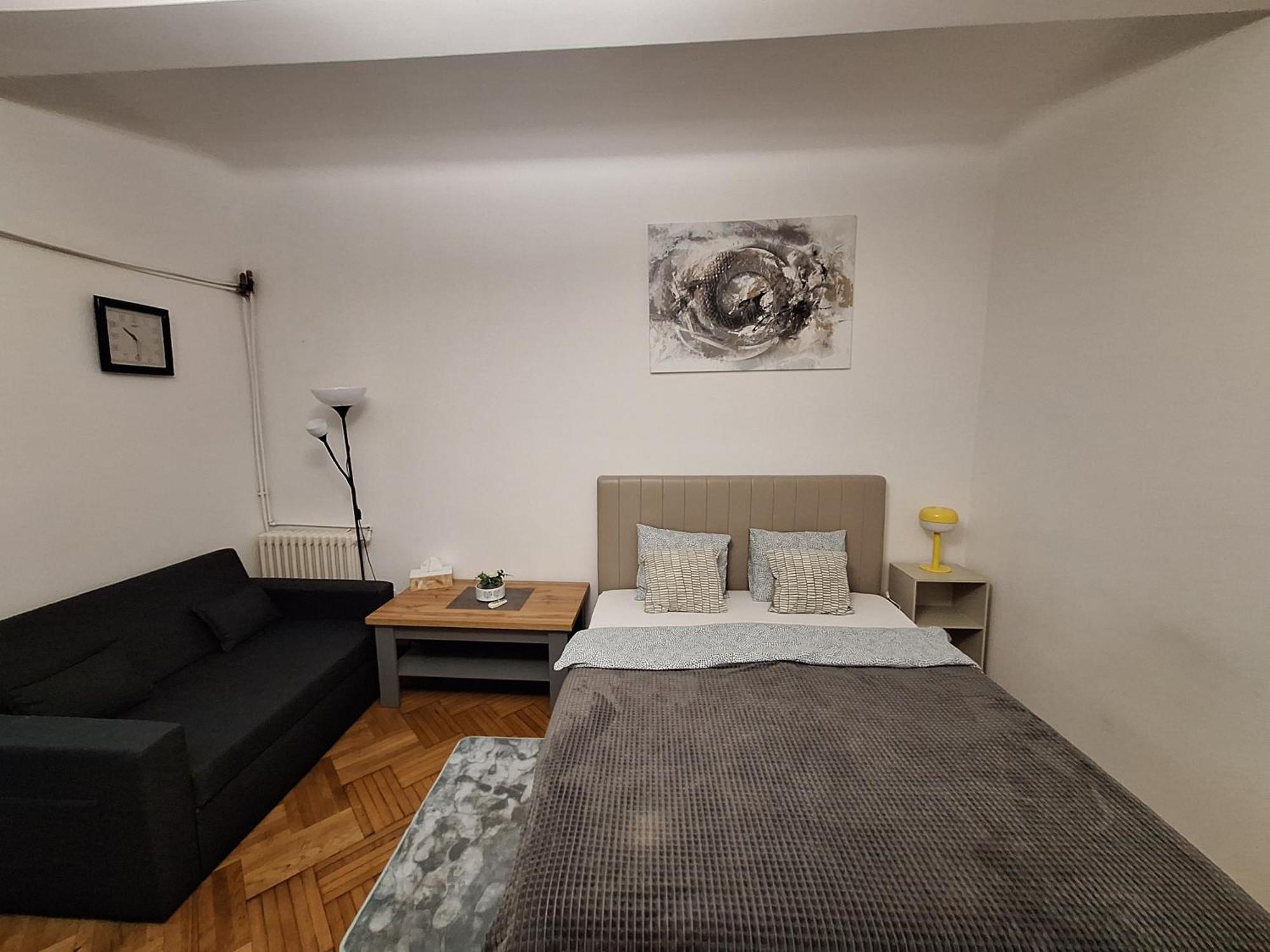 Apartment Black&white Bucharest